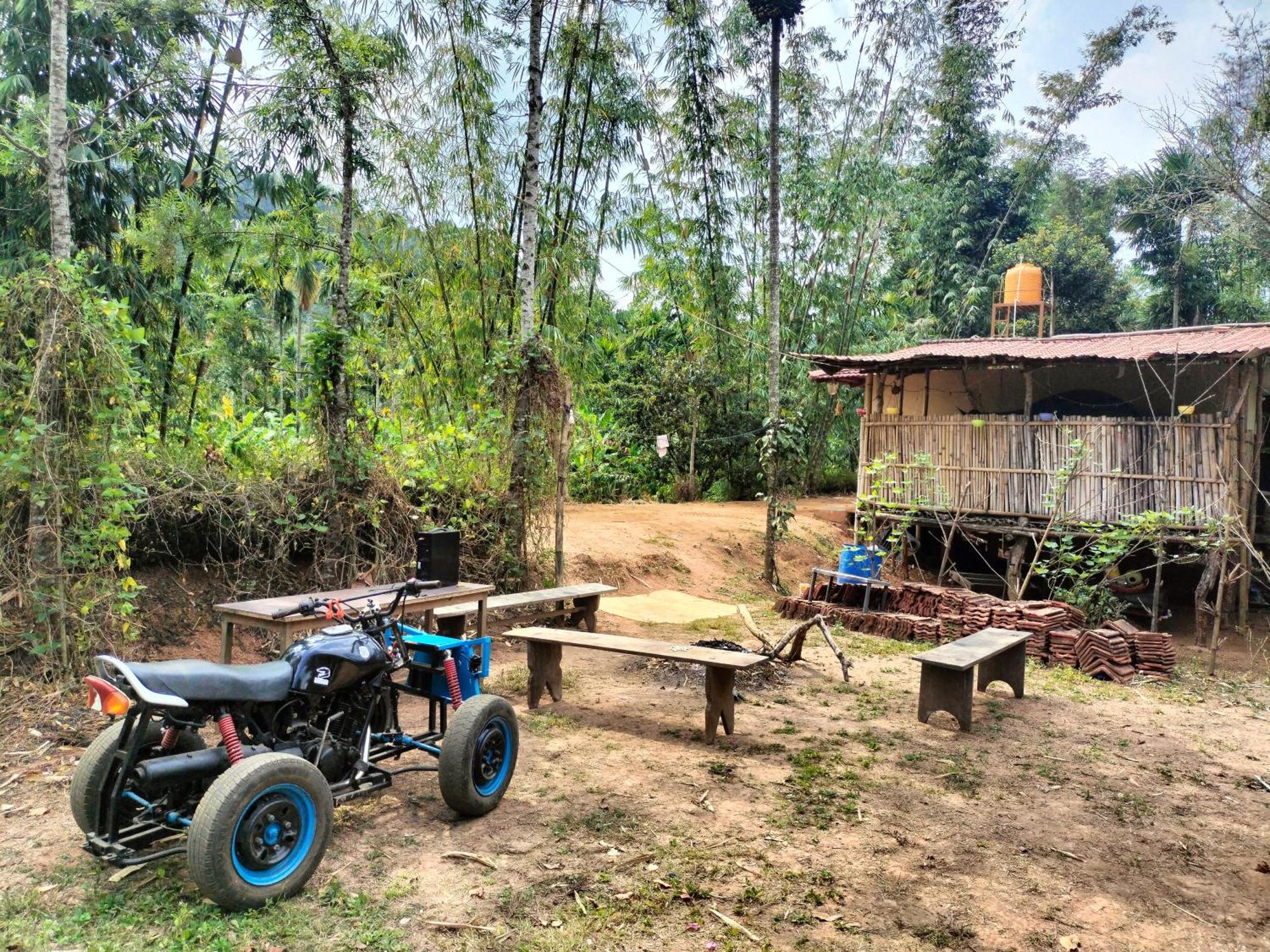 Sambrama Wood House Villa Madikeri Exteriör bild